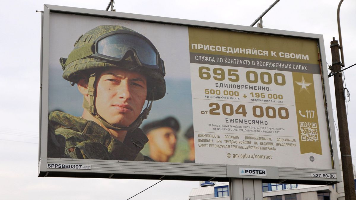 Do války s Ukrajinou se hrnou tisíce Rusů. Chtějí se mstít za Krasnogorsk, vysvětluje to ministerstvo
